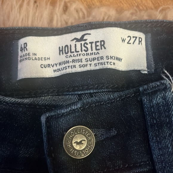 NWOT! Curvy High Rise Hollister Jeans - Picture 6 of 9